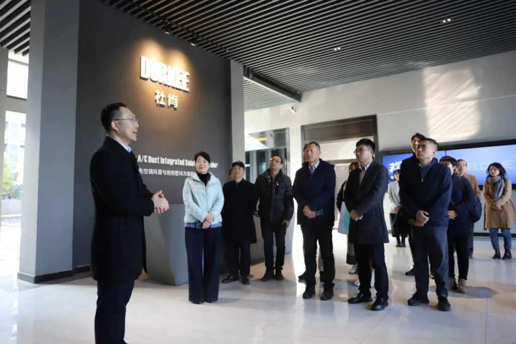image-1024x682 18新利LUCK集团金海丰先生做解说
